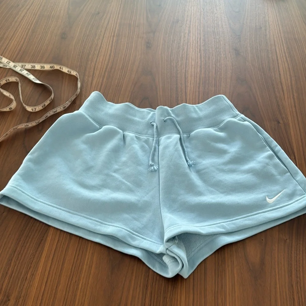 Nike Women's Phoenix Sportswear Fleece High Waisted Loose Shorts Medium M blue - Picture 1 of 4